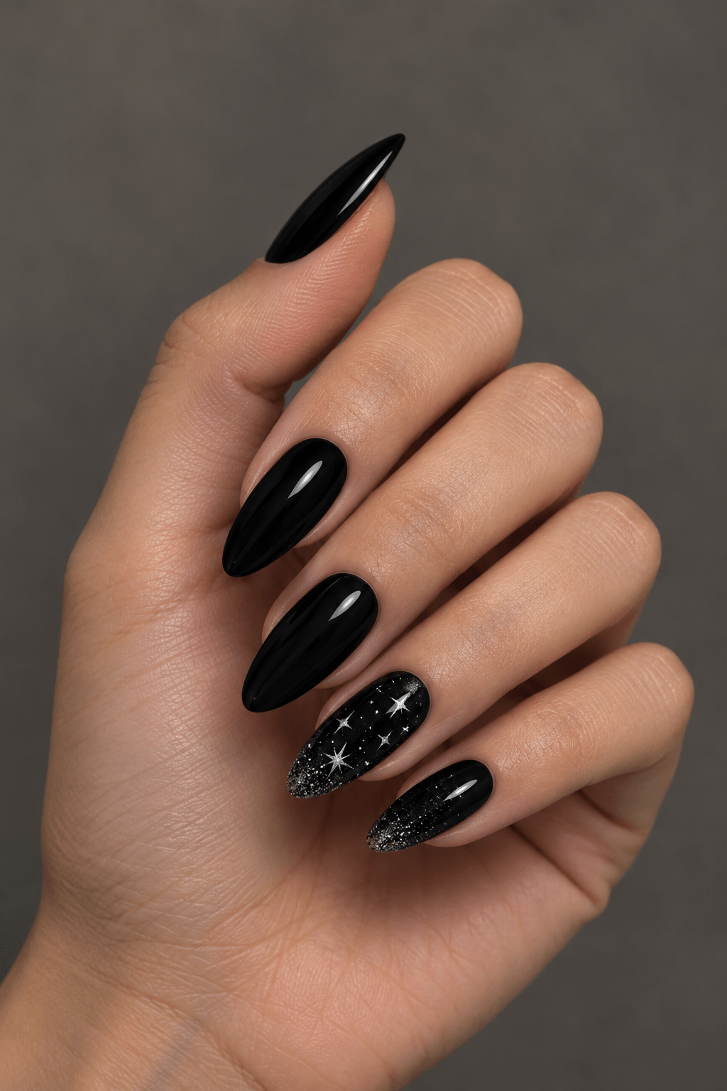 Black and Silver Winter Nails Black and Silver Winter Nails