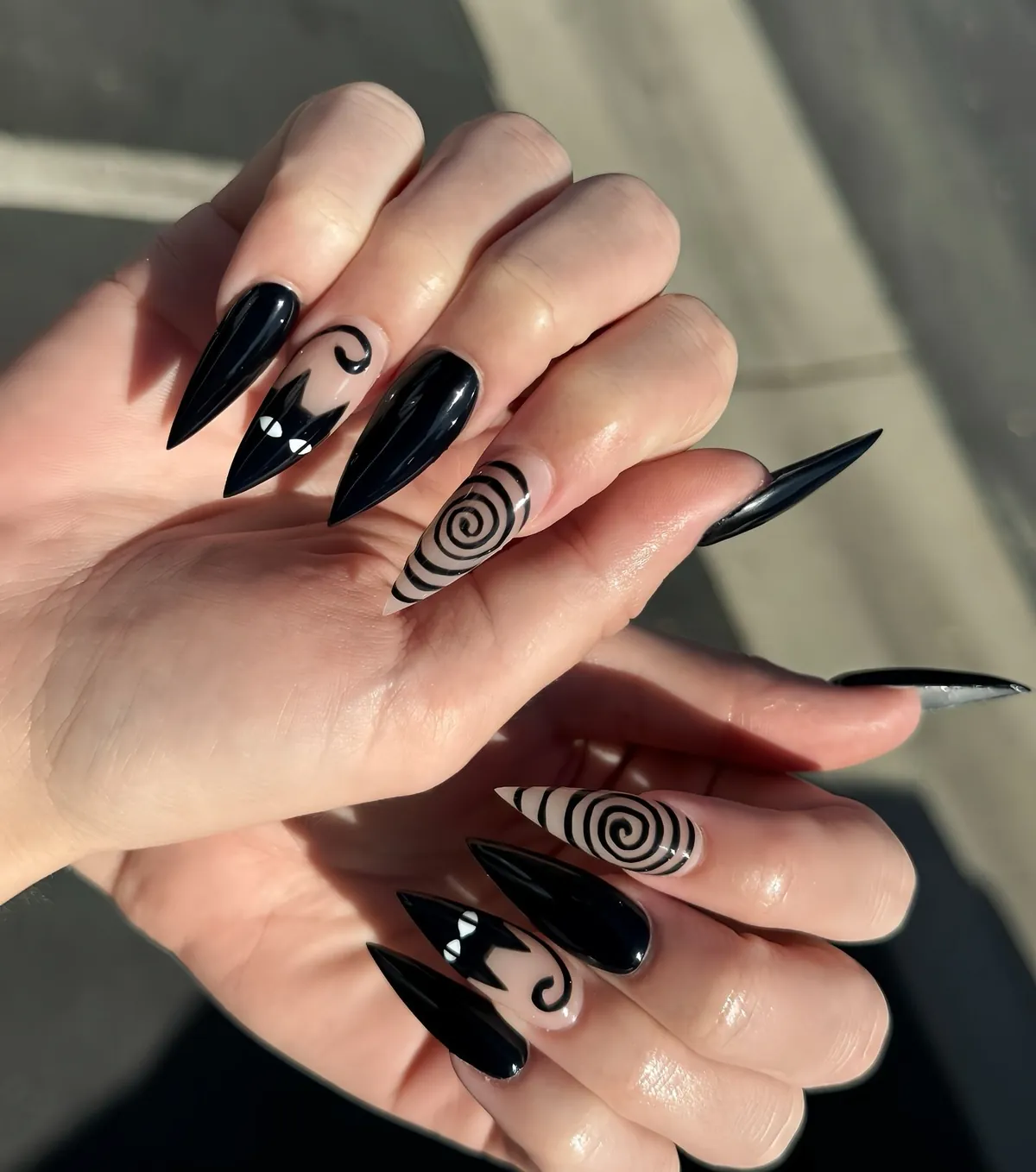 june.naildesigns_ Halloween Nail Art with a Black Cat and Spiral Design Halloween Nail Art with a Black Cat and Spiral Design