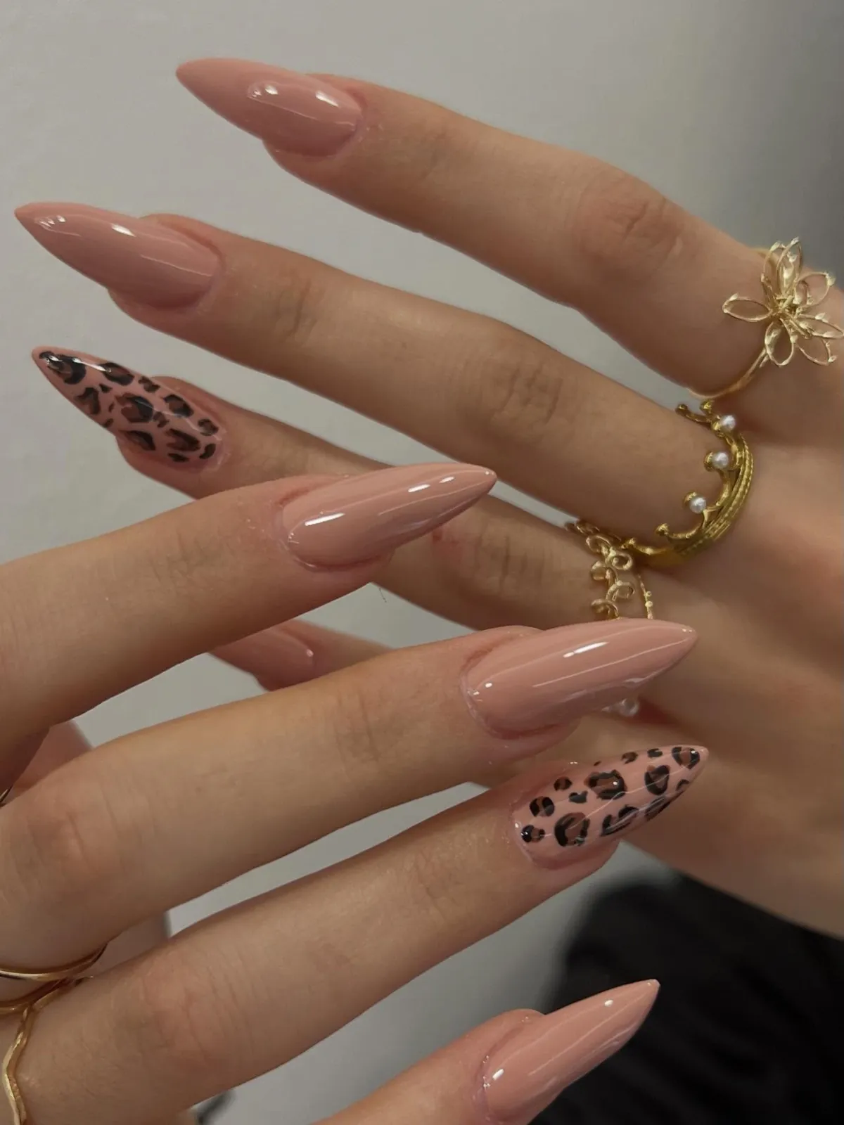 magic_touch_by_maria Nude Nail Art with Leopard Print Accent Nails Nude Nail Art with Leopard Print Accent Nails