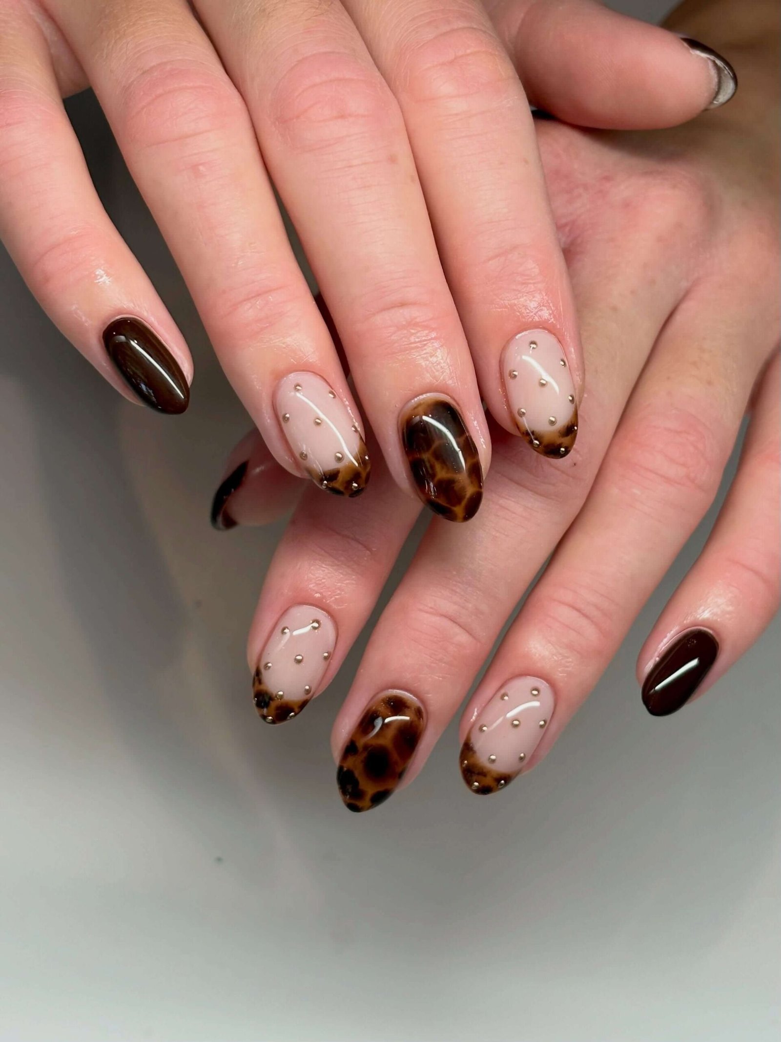 nikki.may.lashandnail Fall Nail Art with Tortoise Tips and Gold Studs Fall Nail Art with Tortoise Tips and Gold Studs