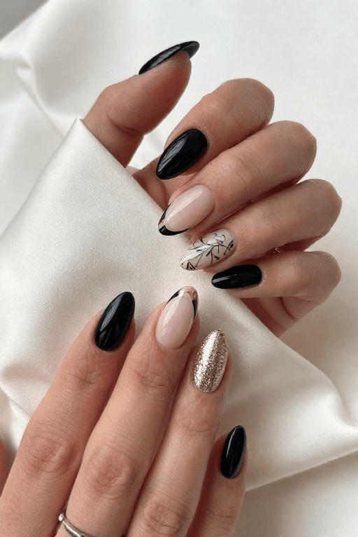 Black and Gold With Leaf Line Art Black and Gold With Leaf Line Nail Art