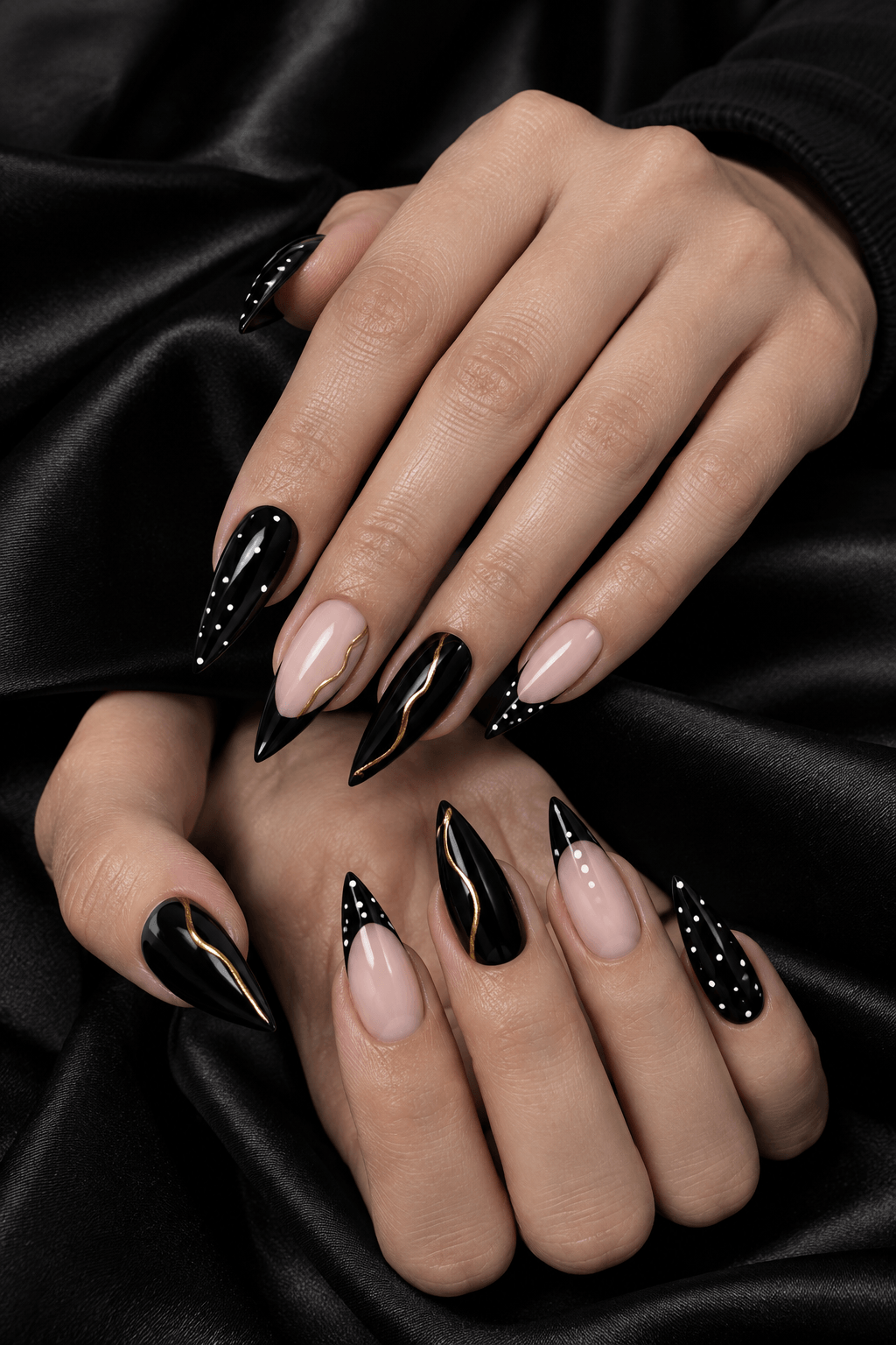 Gold Wavy Line on Black Gold Wavy Line on Black Nail