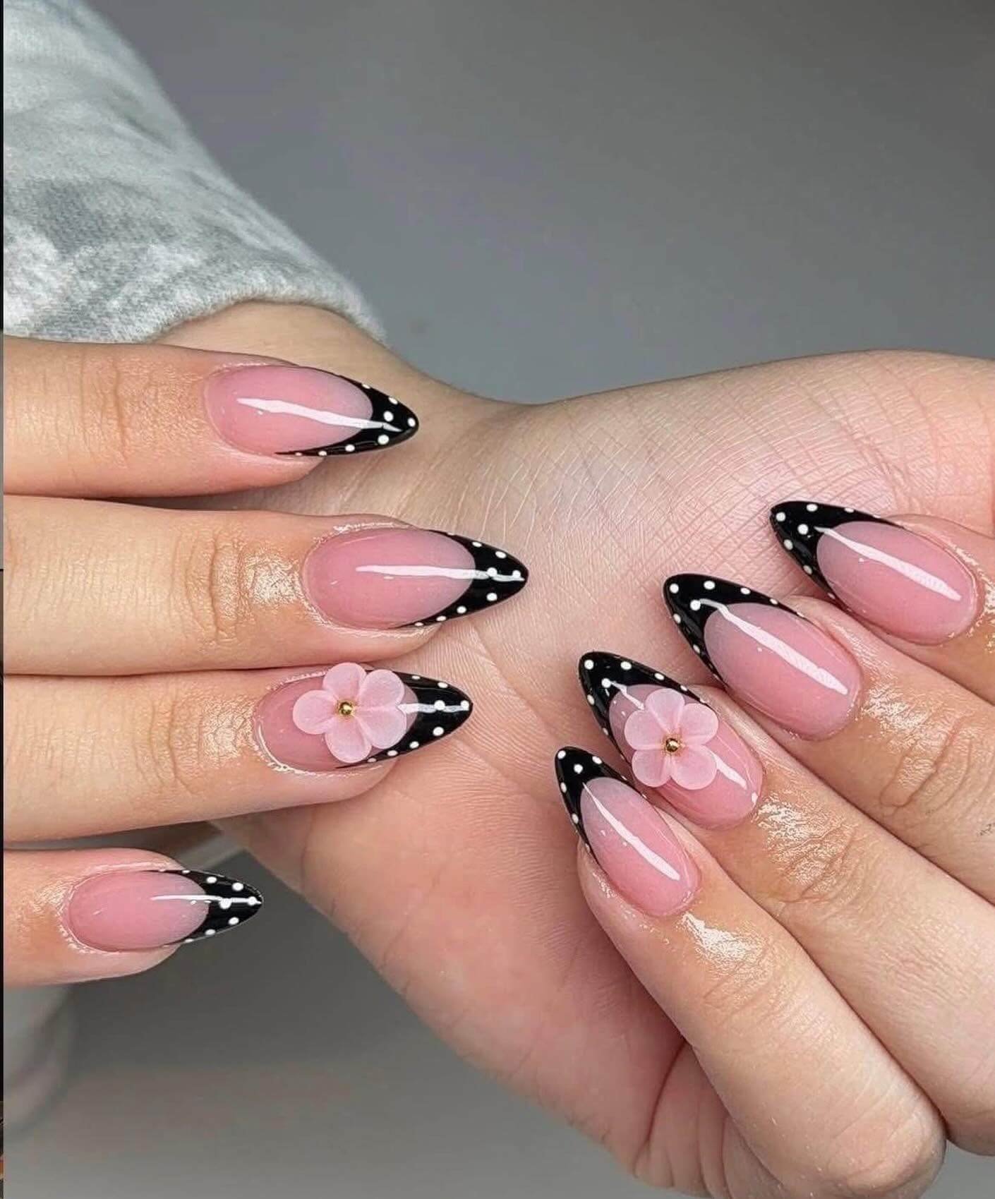 kellysnailswhitleybay Black Polka Dot Tips With a 3D Flower Black Polka Dot Tips With a 3D Flower