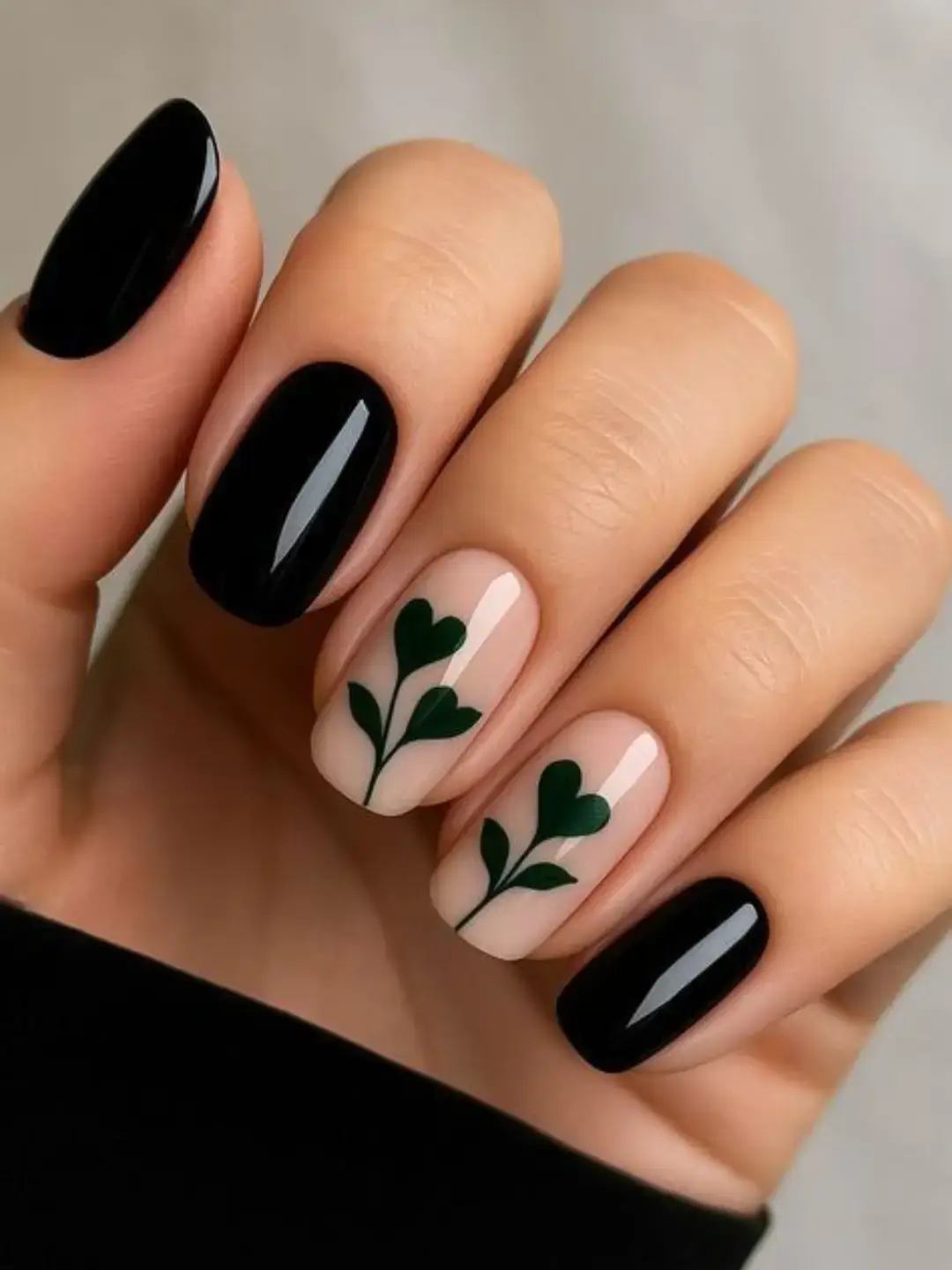 styleenail Short Black Nails With Green Leaf Sprigs Short Black Nails With Green Leaf Sprigs, black nail designs